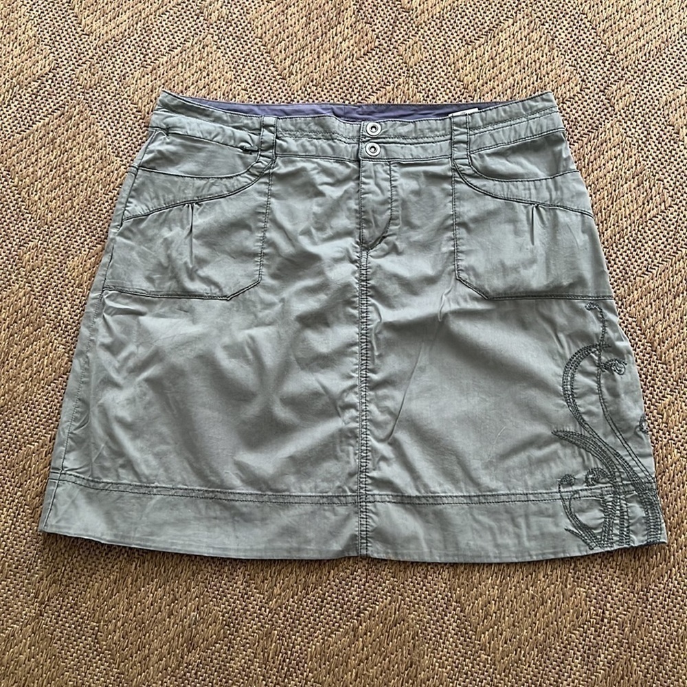 REI Athletic Skirt Floral Embroidered Outdoor Sz 8 Stretch Olive Green P…